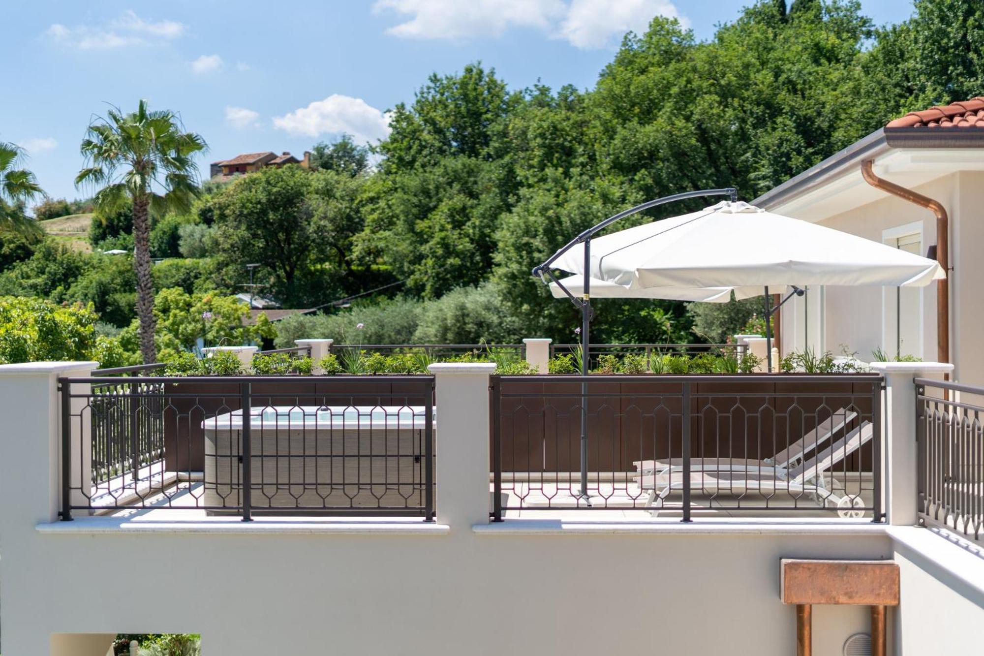 Villa Silvia Apartments Сан-Феличе-дель-Бенако Экстерьер фото