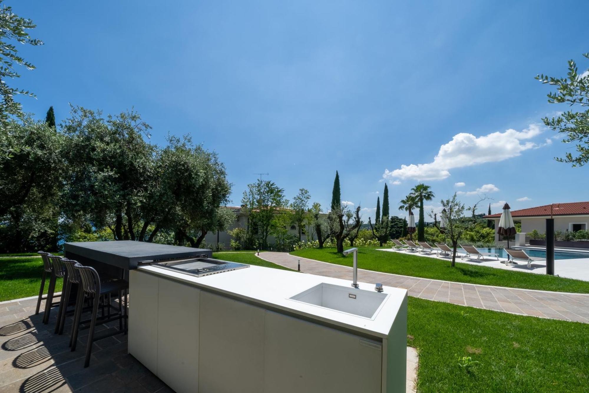 Villa Silvia Apartments Сан-Феличе-дель-Бенако Экстерьер фото