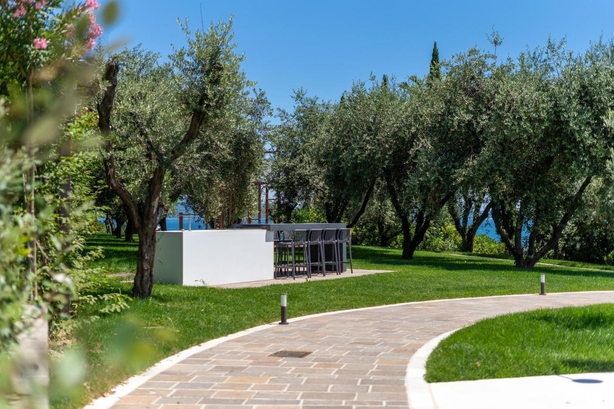 Villa Silvia Apartments Сан-Феличе-дель-Бенако Экстерьер фото